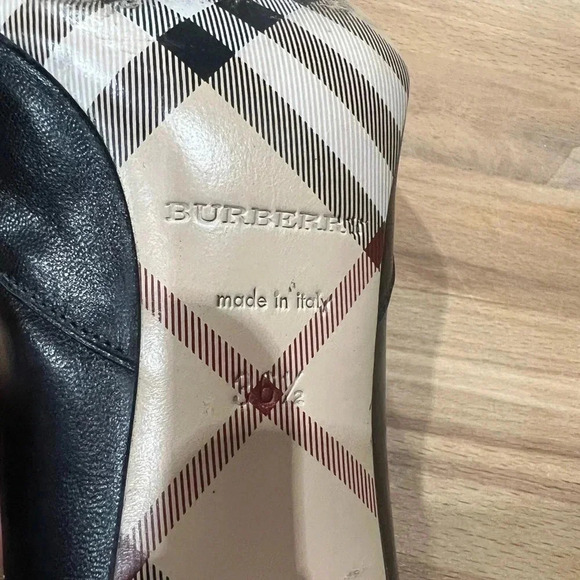 Burberry  Calfskin Leather Business/Court Heels in size 36.5 or 5.5. - Picture 4 of 12